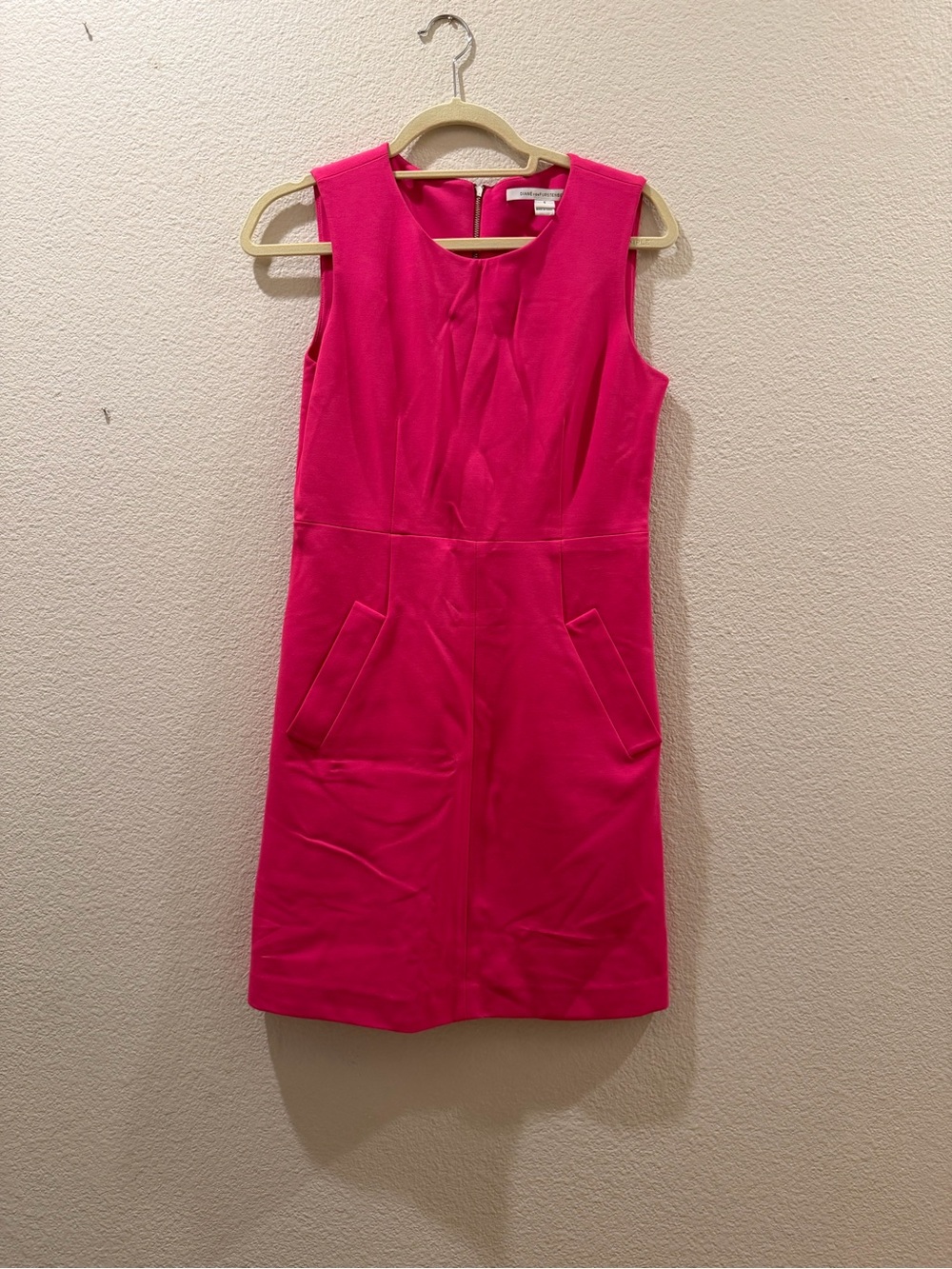 Diane von Furstenberg DVF Hot Pink Sheath Dress Size 6